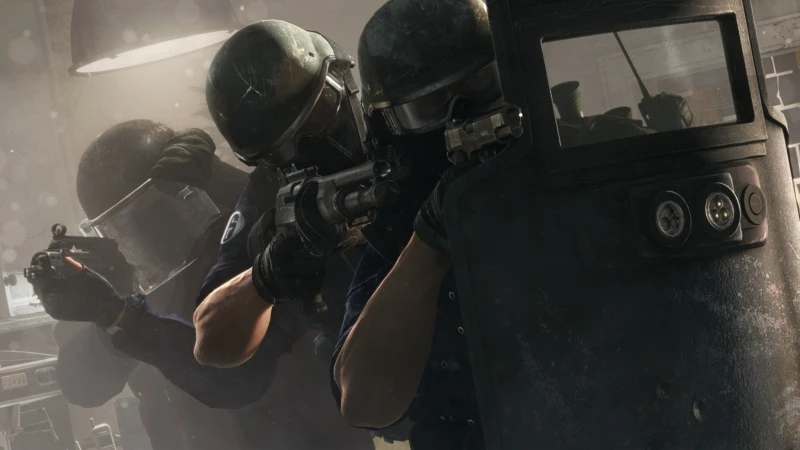 TOM CLANCY’S RAINBOW SIX: SIEGE (UBISOFT) + GIFT