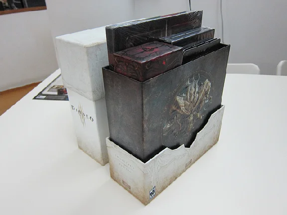 Diablo 3 III Collectors Edition. Shipping is included.