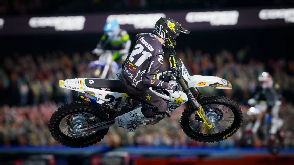 MONSTER ENERGY SUPERCROSS - THE OFFICIAL VIDEOGAME 4🔑