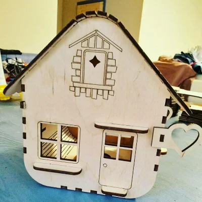LAYOUT "LAMP IN THE SHAPE OF A HOUSE"