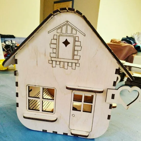 LAYOUT "LAMP IN THE SHAPE OF A HOUSE"
