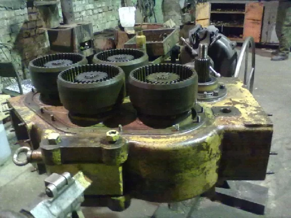 Repair CAT SB-165 L-34 loaders, Dressta