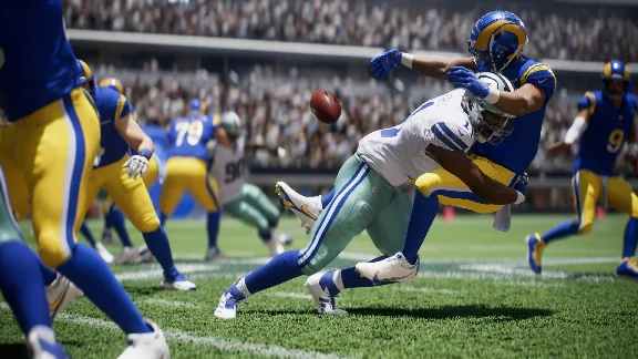 ИЗДАНИЕ DELUXE EA SPORTS™ MADDEN NFL 25 ДЛЯ XBOX SERIES