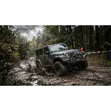 Midjourney v6: 500+ Внедорожников в Движении [Экшен и Грязь]