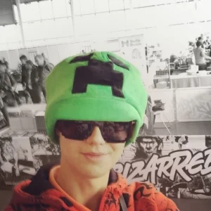 Шапка Лололошки