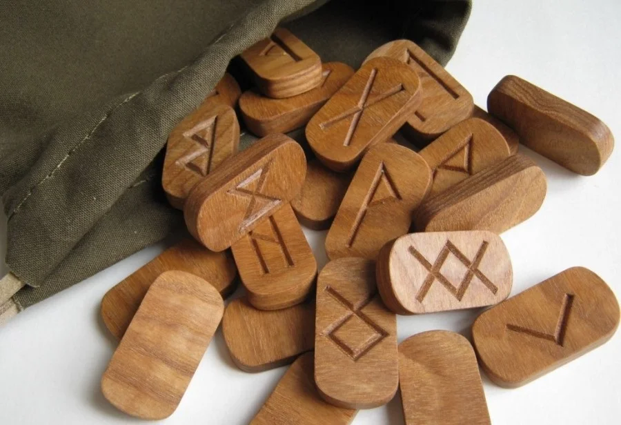 Руны трёх миров