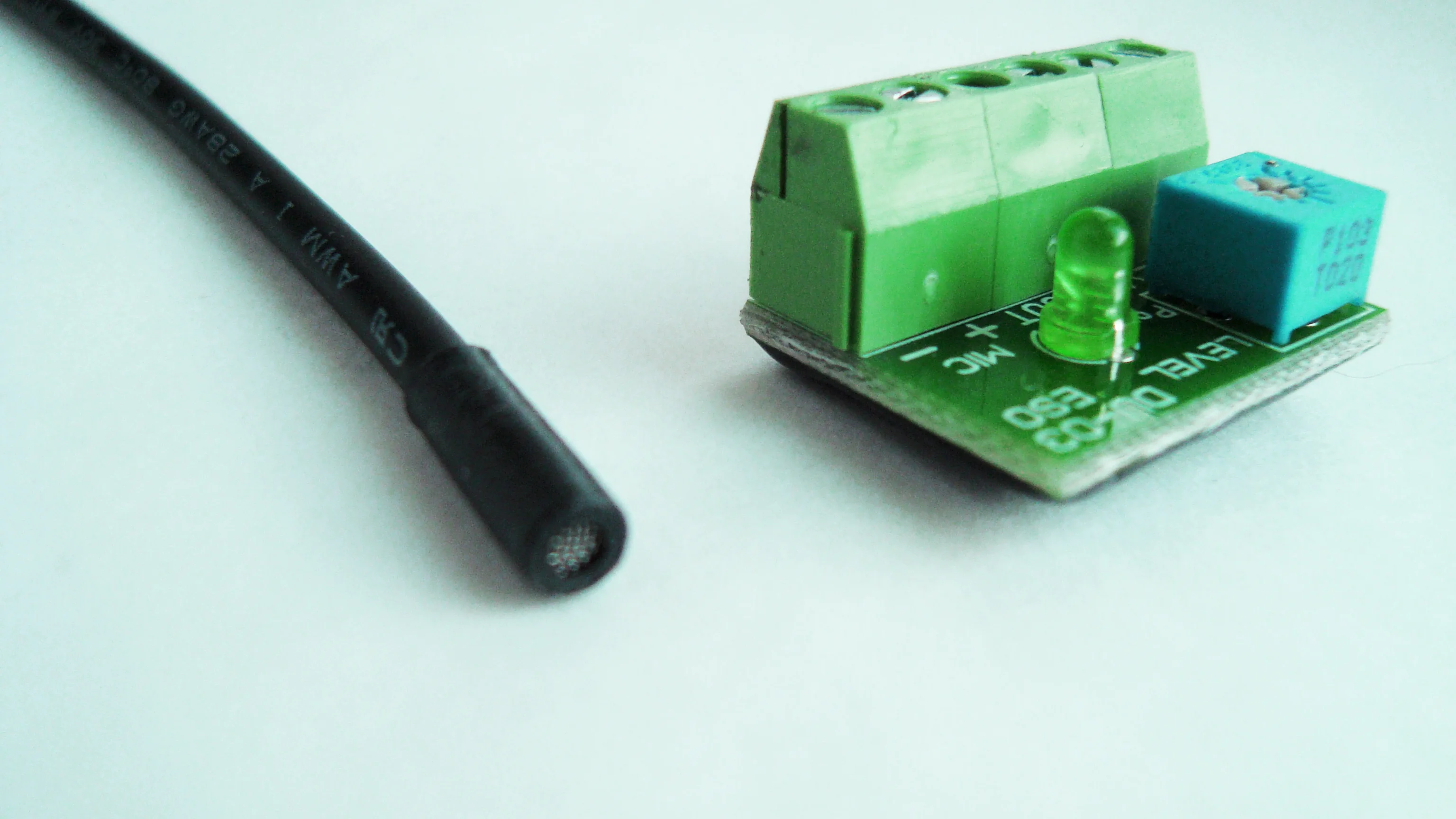 КОМПЛЕКТ микрофон и приемник усилитель ESO DU-03 M-03