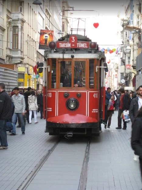 Фотография Красный трамвай в Стамбуле