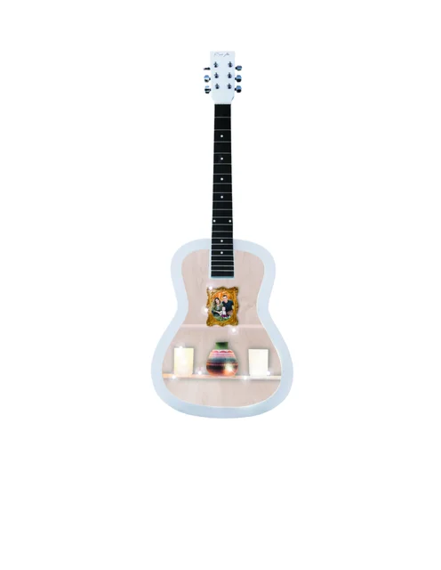 Стена с гитарой