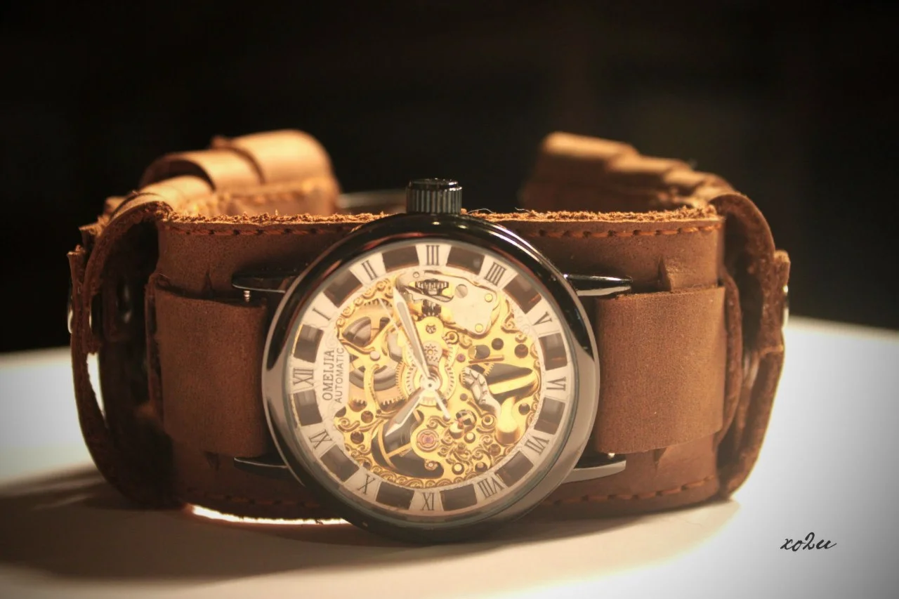 Часы-браслет Броненосец