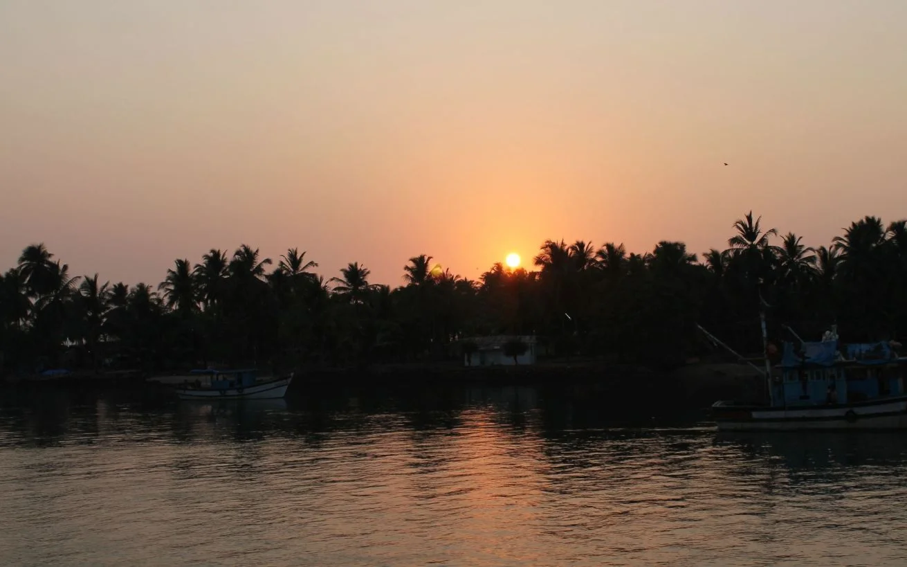 Фотография: Безмятежный закат на Кавелоссиме, Гоа