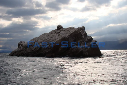 Байкал. Фото одинокой скалы